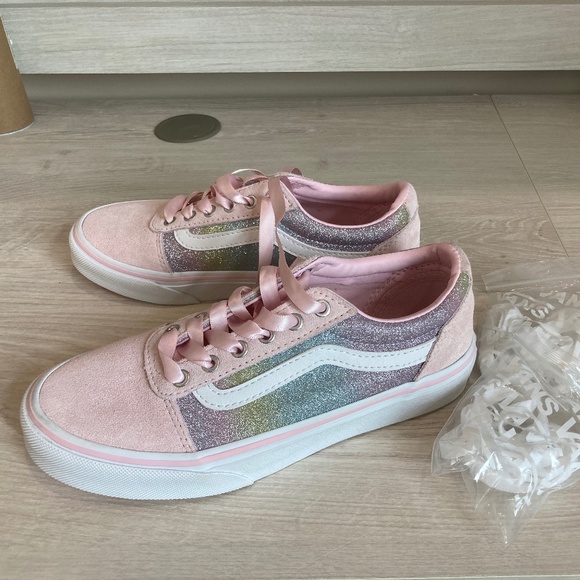 Vans- Pink Suede Ombre low top athletic shoe girl size 1 - Picture 3 of 6